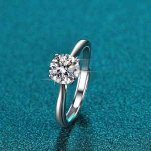 Ladies moissanite Ring