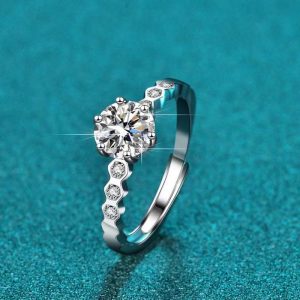 Ladies moissanite Ring